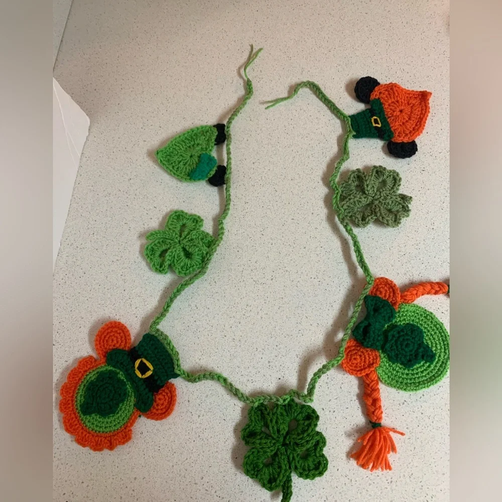 St Patrick Micky Minnie Boy & Girl Leprechaun Shamrock New Garland